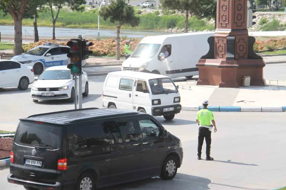 Konya-Antalya karayolunda bayram yoğunluğu
