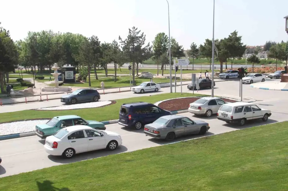 Konya-Antalya karayolunda bayram yoğunluğu