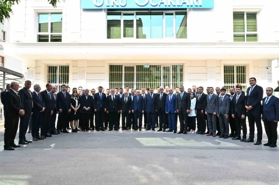 MHP Lideri Bahçeli Ülkü Ocakları’nı ziyaret etti