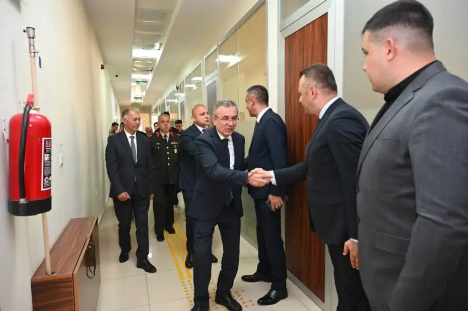 Kırıkkale il protokolü, görevi başında bulunan personelin bayramını kutladı