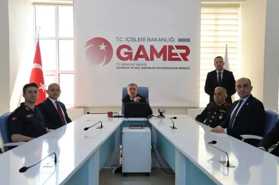 Kırıkkale il protokolü, görevi başında bulunan personelin bayramını kutladı