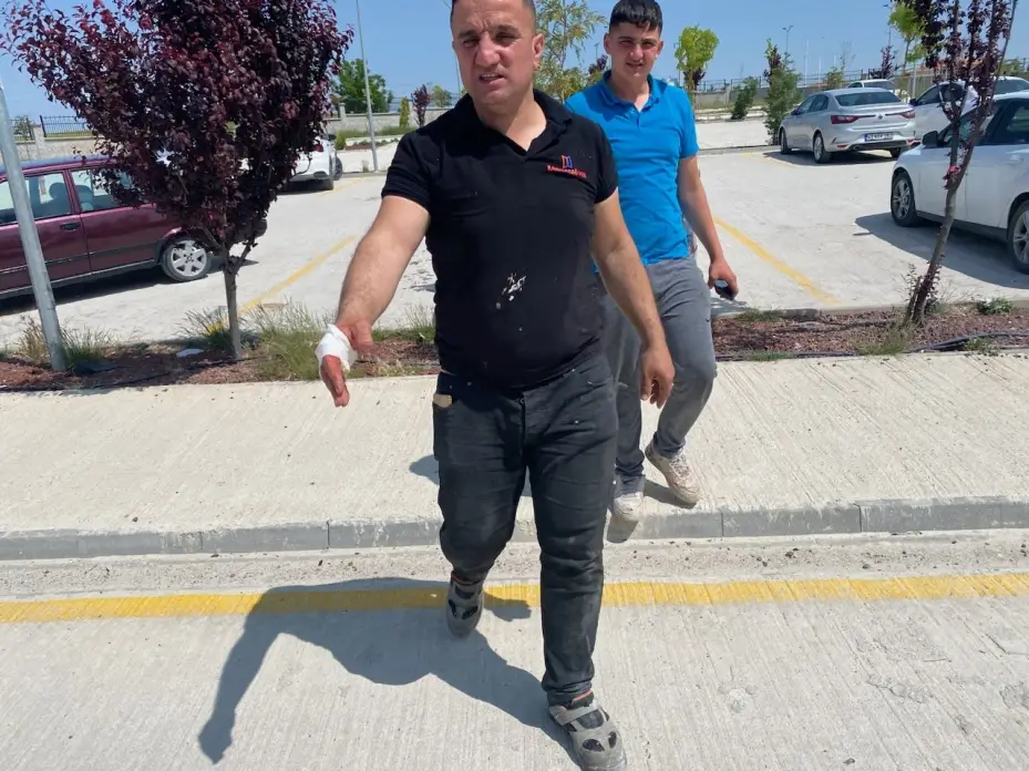 Acemi kasaplar kendilerini yaraladı