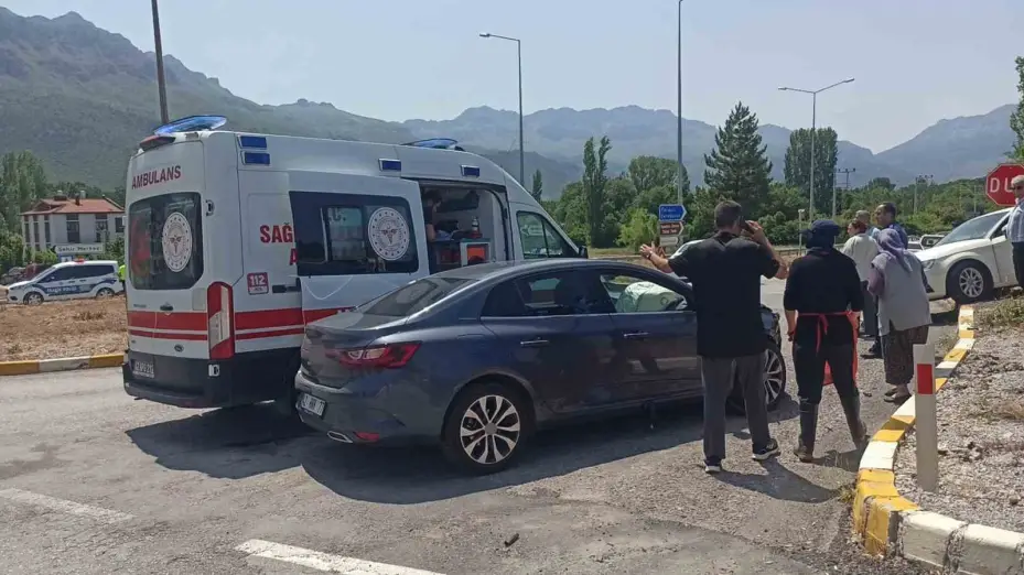 Konya’da iki otomobil çarpıştı: 5 yaralı
