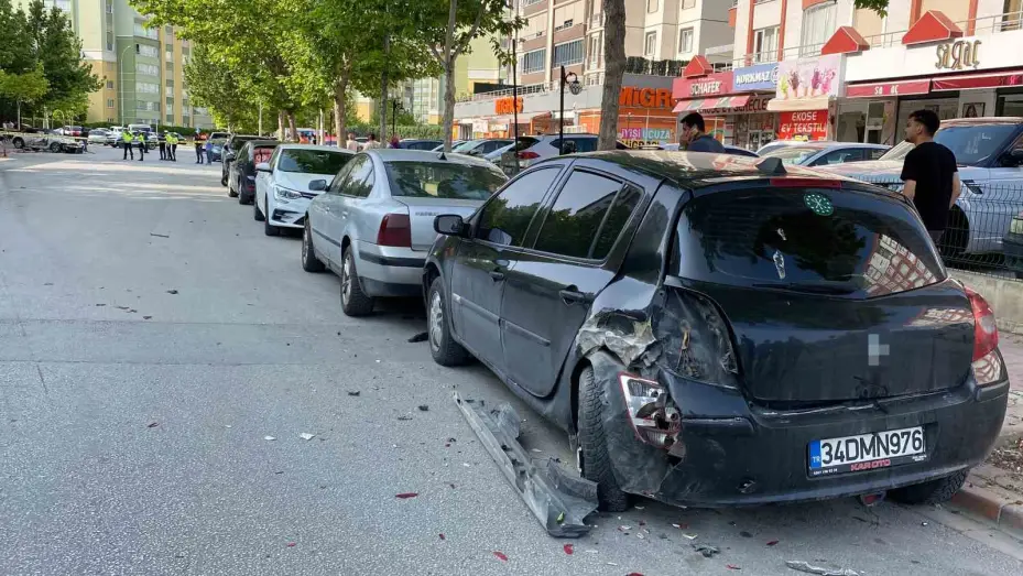 Otomobilin çarptığı motokurye hayatını kaybetti