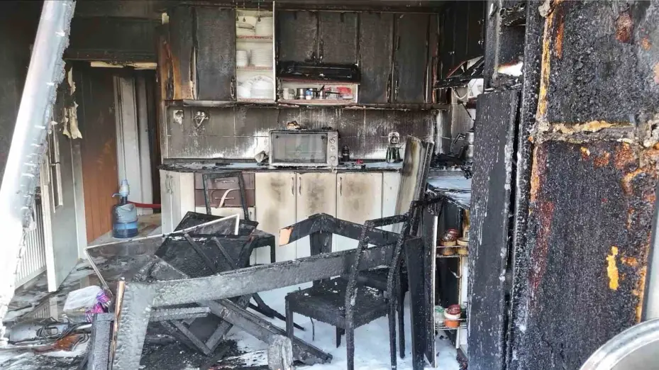 Apartman dairesinde çıkan yangında tüp patladı: 1 yaralı