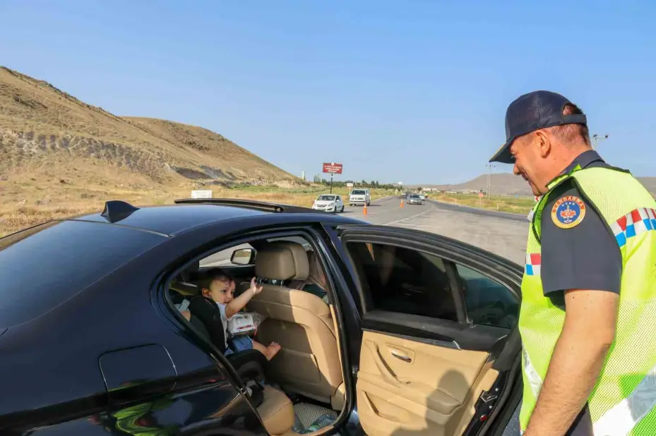 İl Jandarma Komutanlığı Dedebağı, yol denetimlerine katıldı