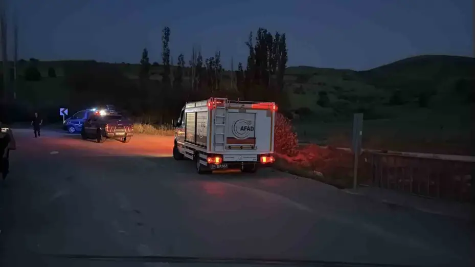 Yoldan çıkan minibüs Kızılırmak’a uçtu, 4 yaralı