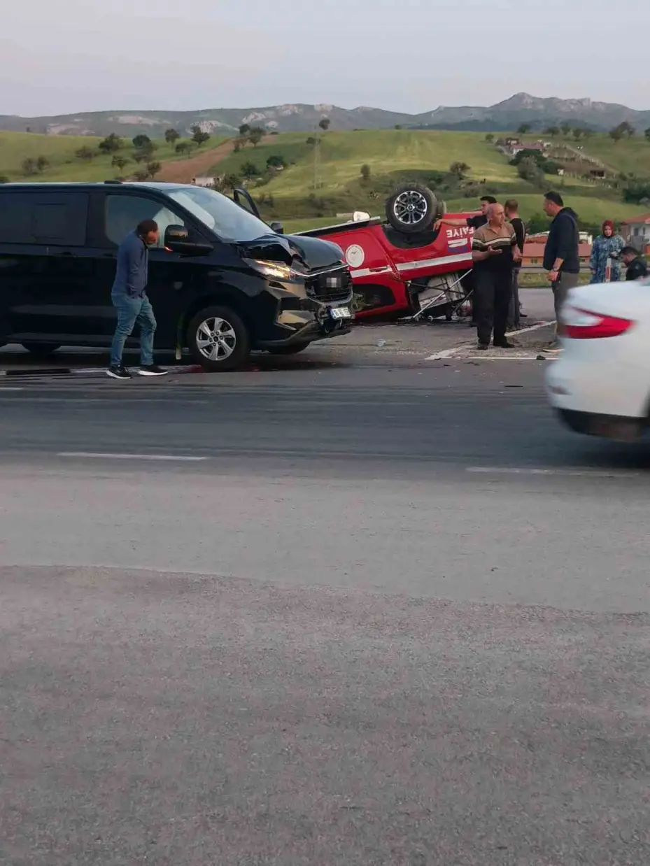 Ankara’da kontrolden çıkan itfaiye aracı takla attı