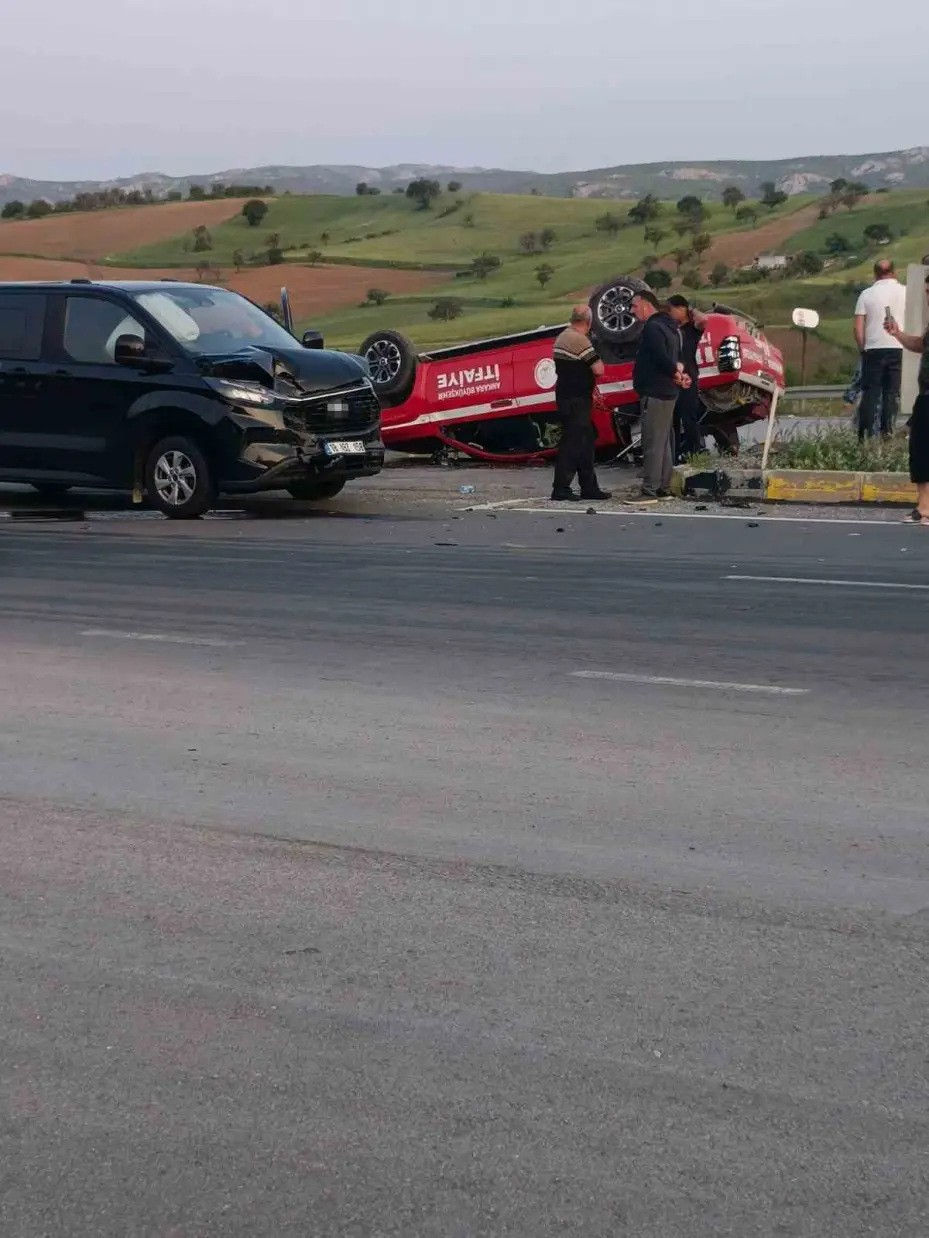Ankara’da kontrolden çıkan itfaiye aracı takla attı
