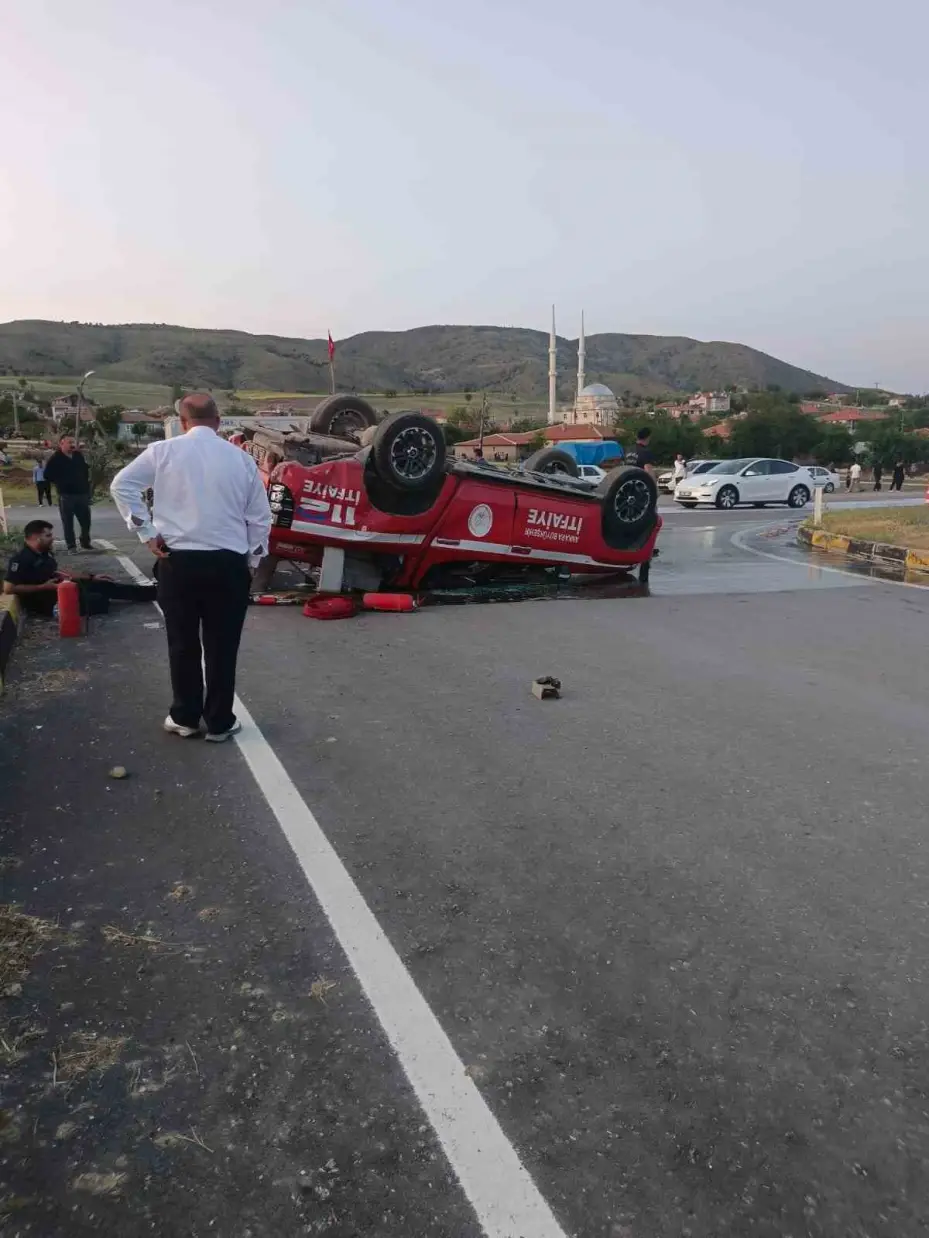 Ankara’da kontrolden çıkan itfaiye aracı takla attı