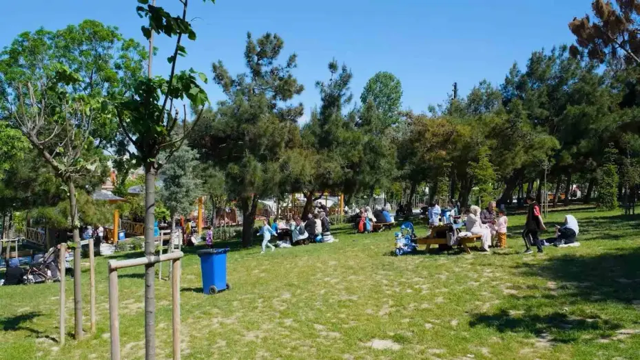 Bakan Kurum’dan Bağcılar millet bahçesi paylaşımı