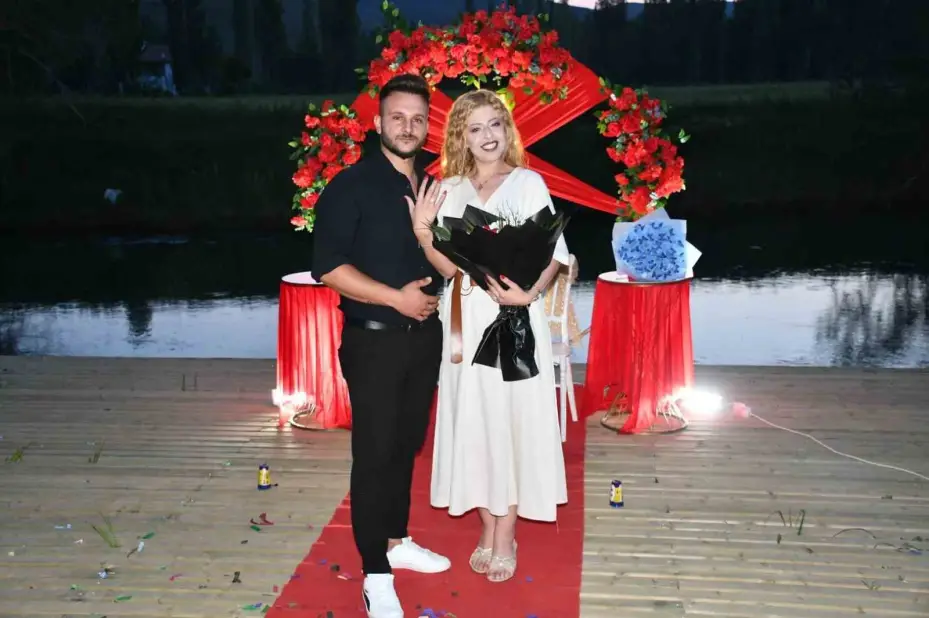 Zamantı Irmağı’nda sürpriz evlilik teklifi