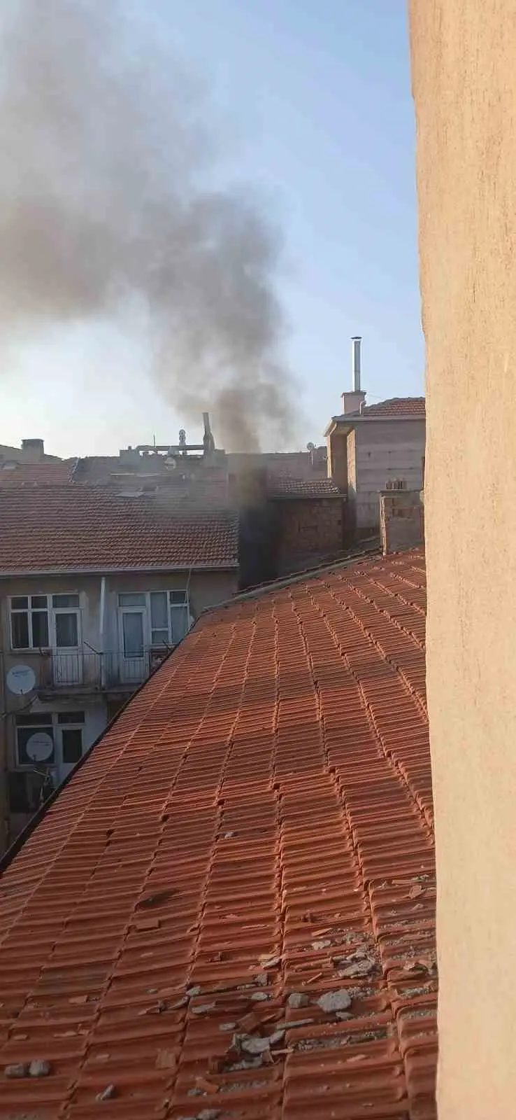 Polatlı’da bina yangını: Mahsur kalanlar kurtarıldı
