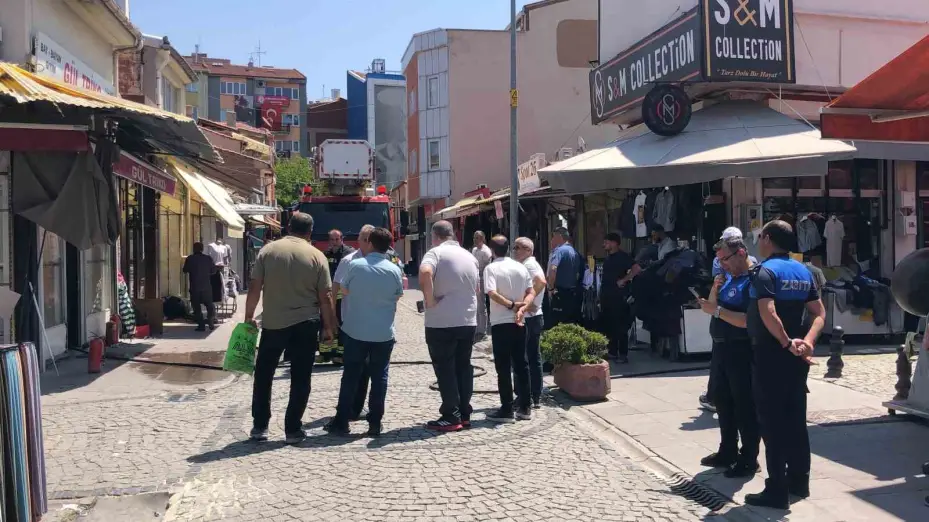Yangın esnasında duyarsız vatandaşlar, ekiplere zorluk çıkardı