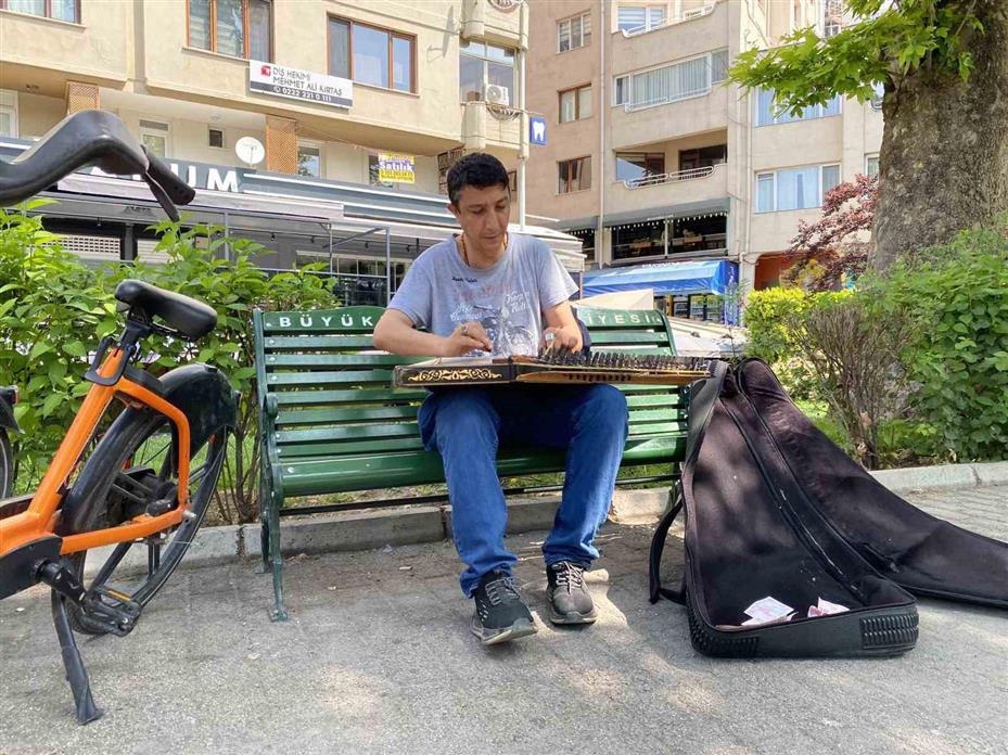 Bayram tatilinde sokak sanatını vatandaşlarla buluşturdu