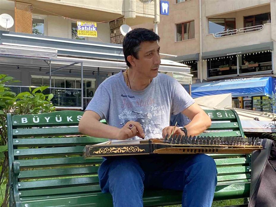 Bayram tatilinde sokak sanatını vatandaşlarla buluşturdu