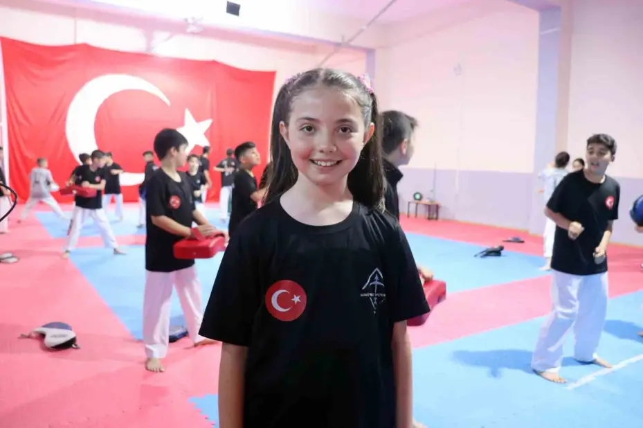Hobi olarak başladığı taekwondoda Kayseri şampiyonu oldu