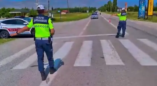 Bakan Yerlikaya: "Kurban Bayramı tatilinin ilk 4 gününde 2 bin 960 trafik kazası meydana geldi"