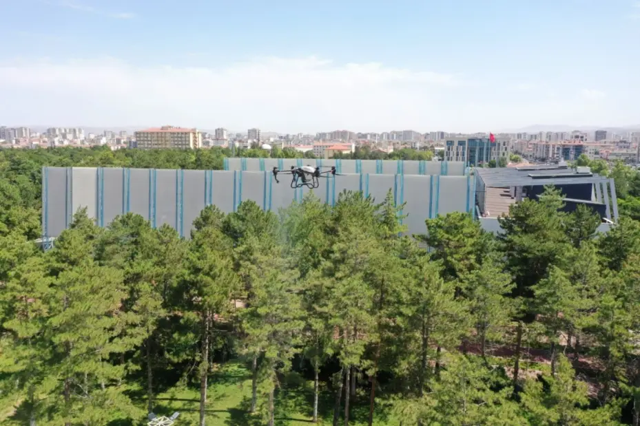 Kocasinan Belediyesi, drone ile tüm açık alanları ilaçlıyor
