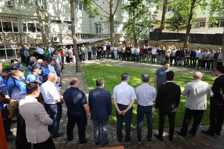 Başkan Öztürk belediye personelleri ile bayramlaştı