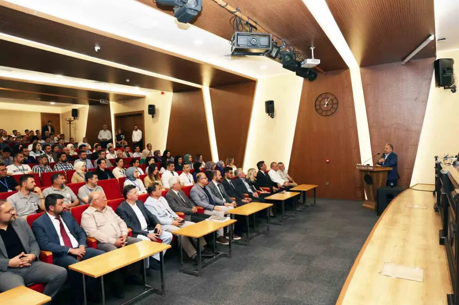 Başkan Yalçın personelle bayramlaştı