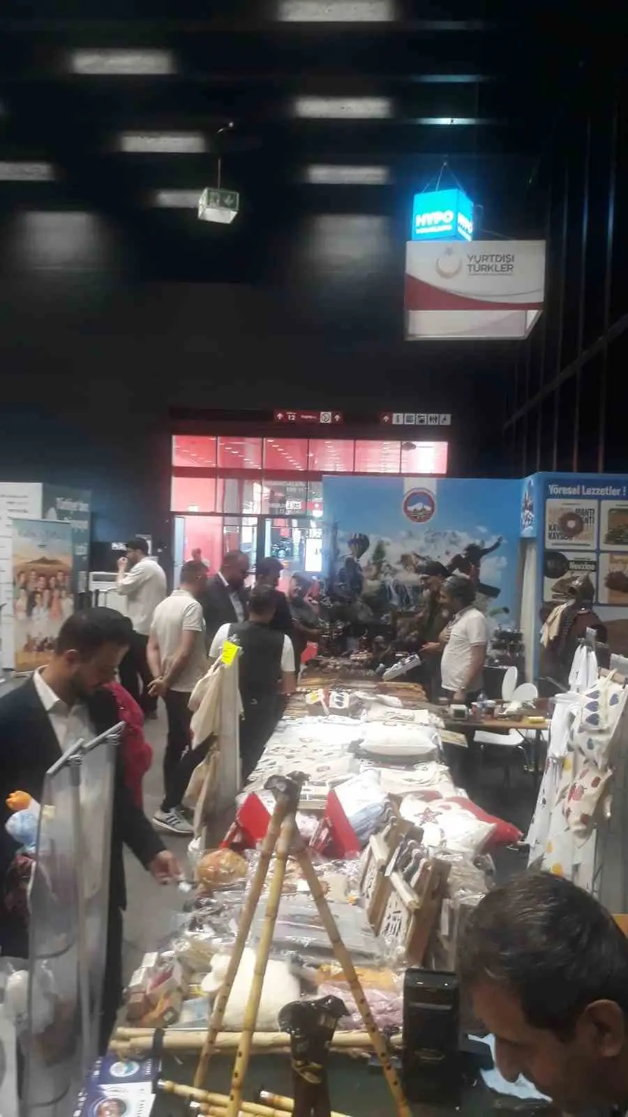 Kayserili Ebru sanatçısı, memleketini Avrupa’da temsil etti
