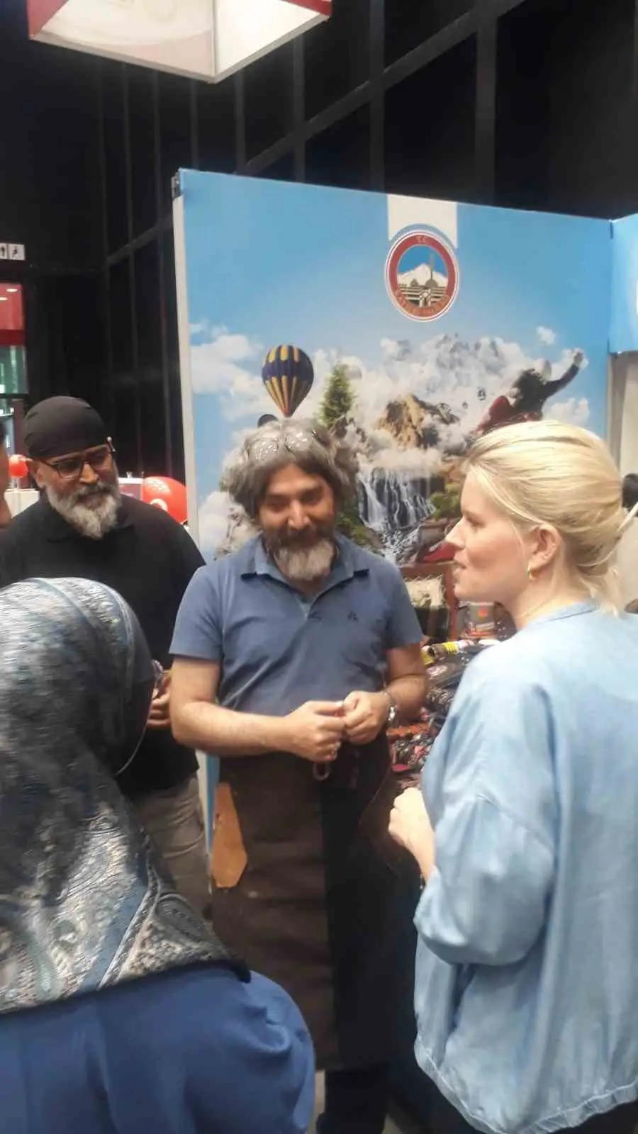 Kayserili Ebru sanatçısı, memleketini Avrupa’da temsil etti