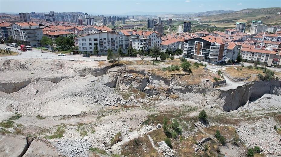 Kanuni Mahallesi’ndeki heyelan riski devam ediyor