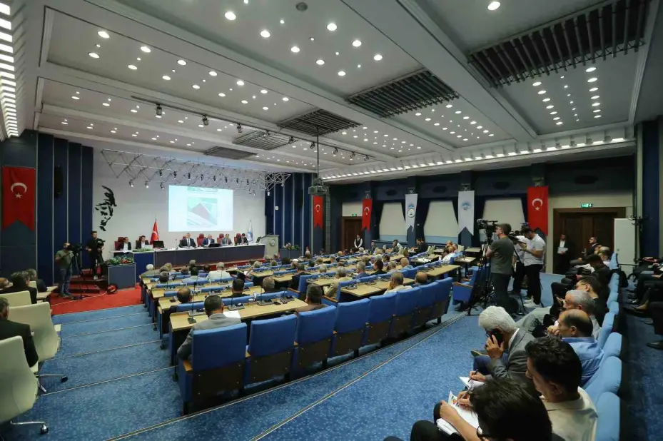 Büyükşehir Meclisi’nden Kartal Katlı Kavşağı Projesi için ’alternatif yol’ kararı
