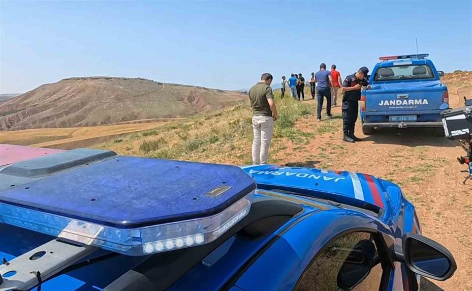 Kayıp genç dağda ağır yaralı bulundu