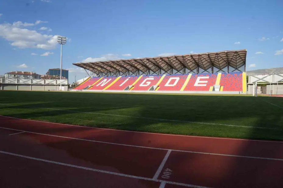 Niğde yenilenen stadyumuna kavuşuyor