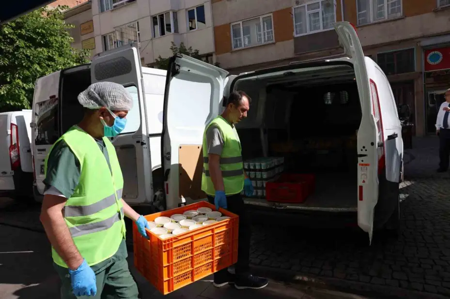 Büyükşehir Aşevi’ne yapılan kurban bağışlarıyla binlerce sofra şenlenecek