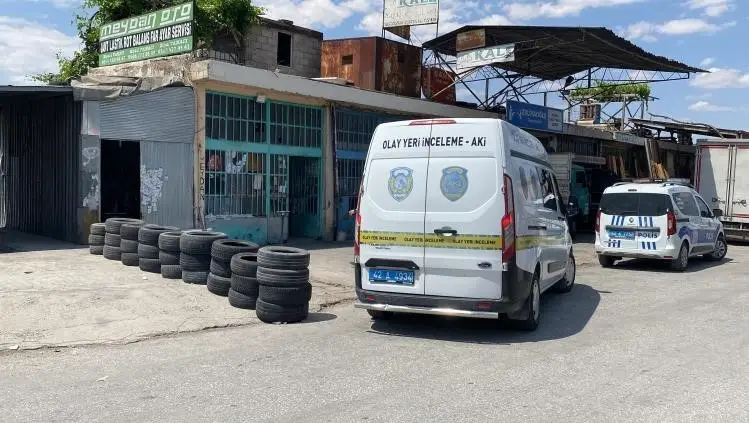 Tamirhanede sandalyeden düşen adam hayatını kaybetti