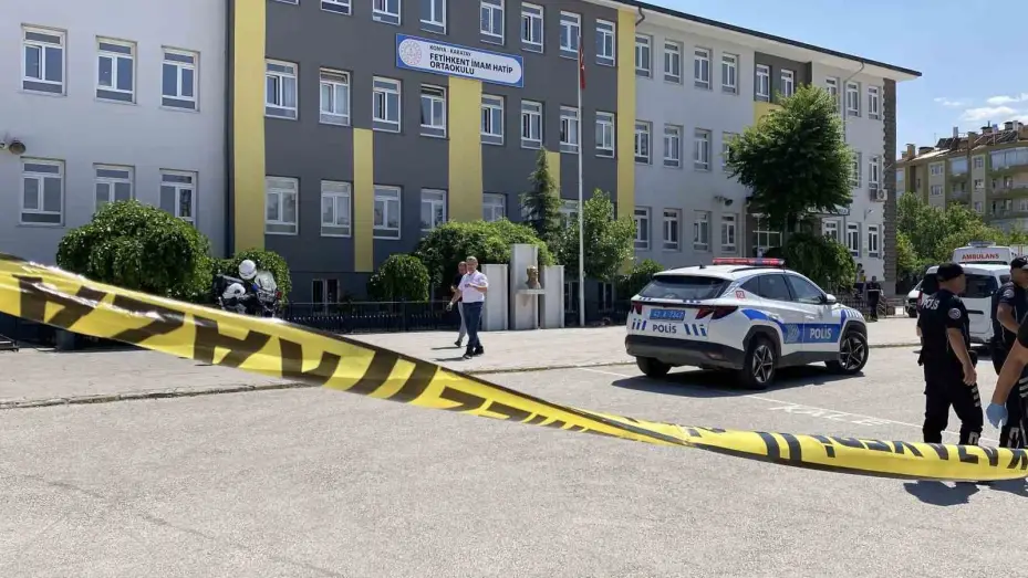 Konya’da bir öğretmen okulda uğradığı silahlı saldırıda hayatını kaybetti