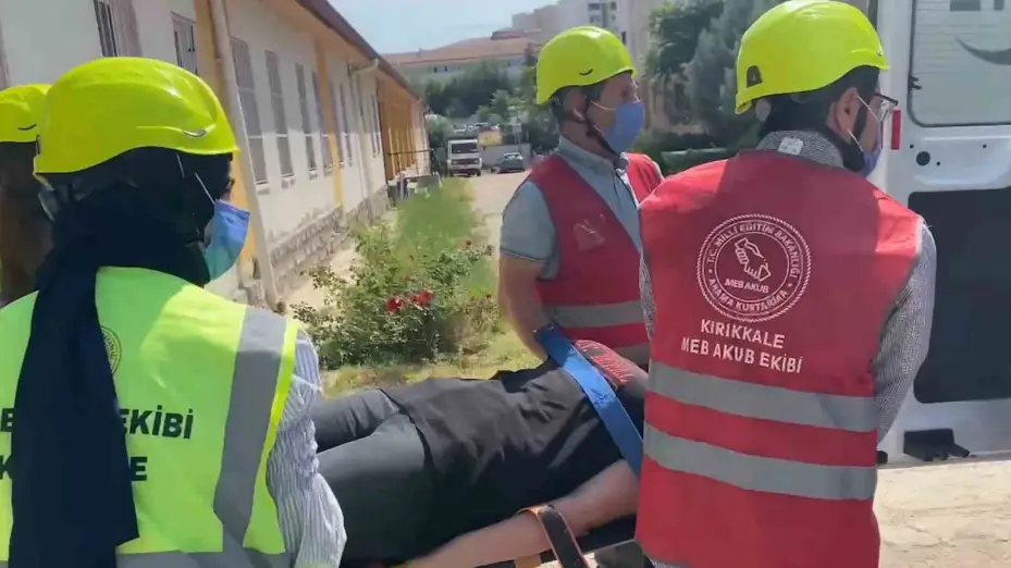 Kırıkkale’de okulda nefes kesen yangın tatbikatı