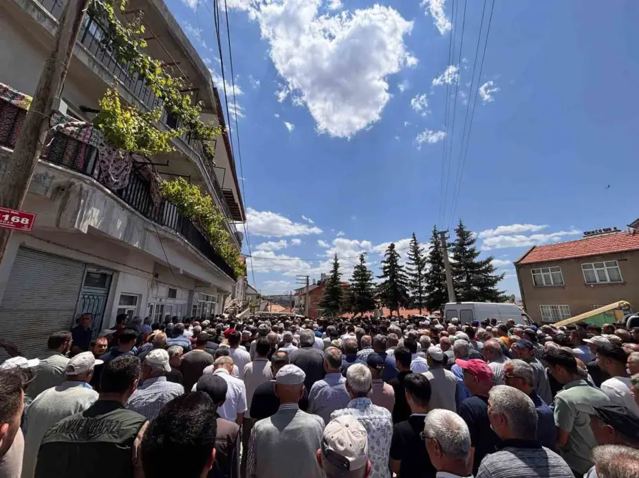 Kayıp kurbanlığını ararken canından olan genç toprağa verildi
