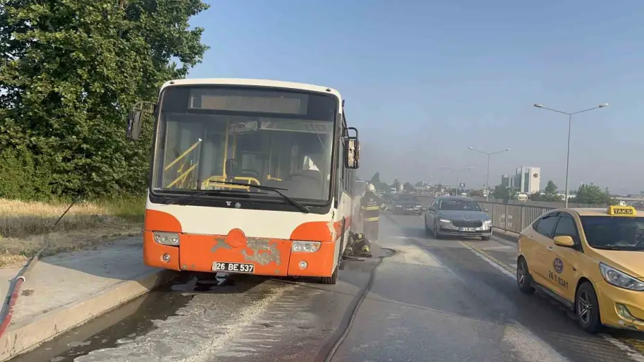 Eskişehir’de yolcu otobüsü yandı: 1 yaralı