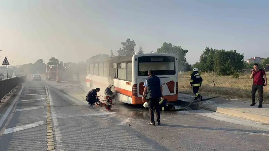 Eskişehir’de yolcu otobüsü yandı: 1 yaralı