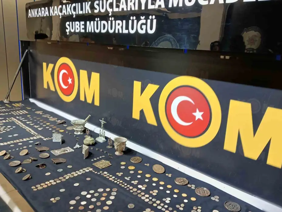 Ankara’da tarihi eser operasyonu: Eski dönemlere ait çok sayıda sikke ve eşya ele geçirildi