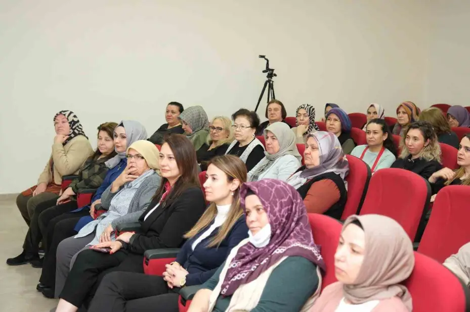 İlçelerdeki kadınlara iklim değişikliği anlatıldı