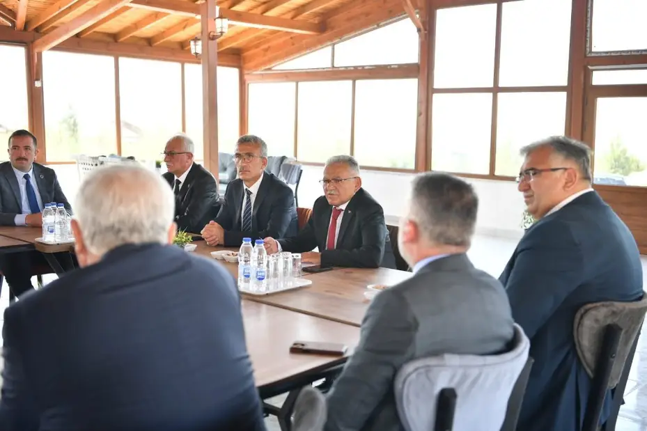 Kayseri Büyükşehir, Sivas’ın 10 belediyesi ile kardeş oldu