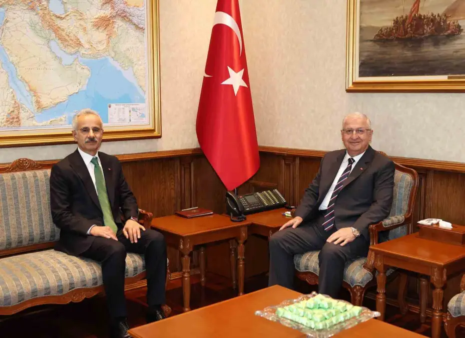 Bakan Güler, Ulaştırma ve Altyapı Bakanı Uraloğlu ile bir araya geldi