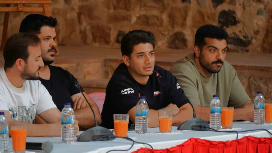 Ralli pilotları öğrencilerle buluştu