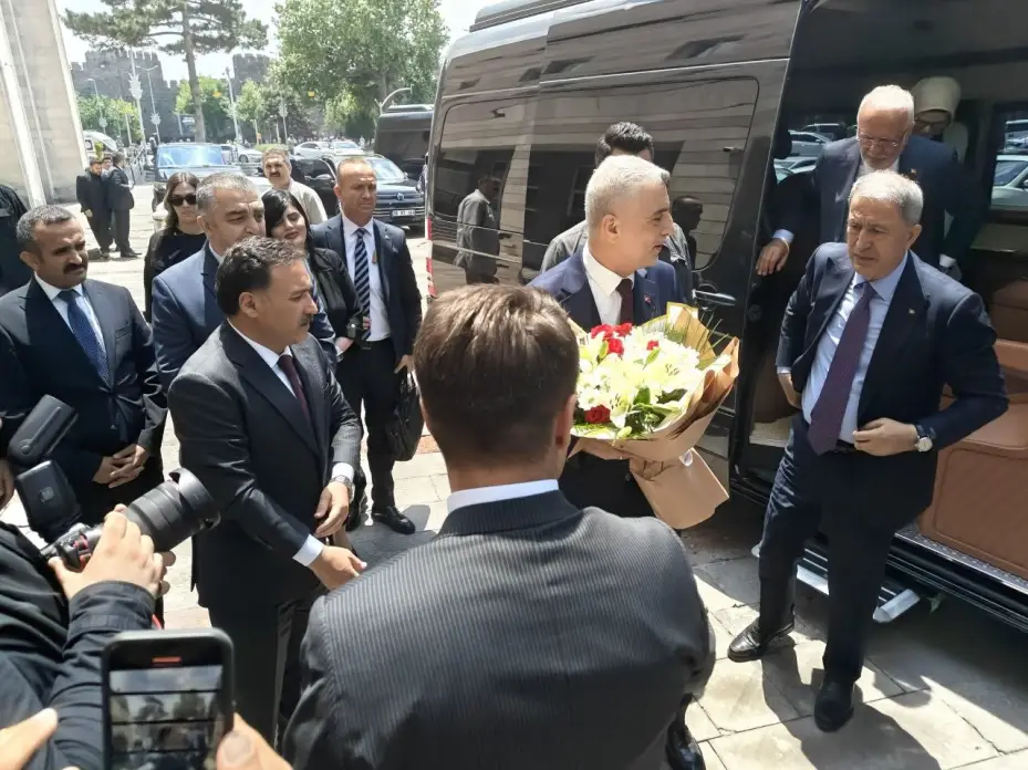 Bakan Bolat’tan Vali Çiçek’e ziyaret