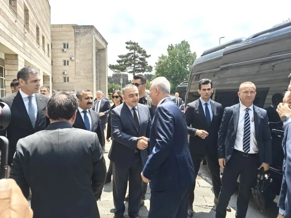 Bakan Bolat’tan Vali Çiçek’e ziyaret