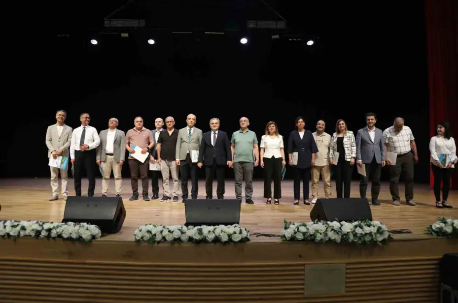 ERÜ’de "2024 Yılı Araştırma Performansı Değerlendirme Toplantısı ve Ödül Töreni" düzenlendi