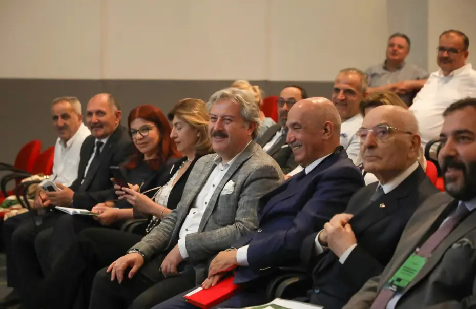 Başkan Palancıoğlu: "Şehirleri imar ederken nesilleri ihmal etmiyoruz"