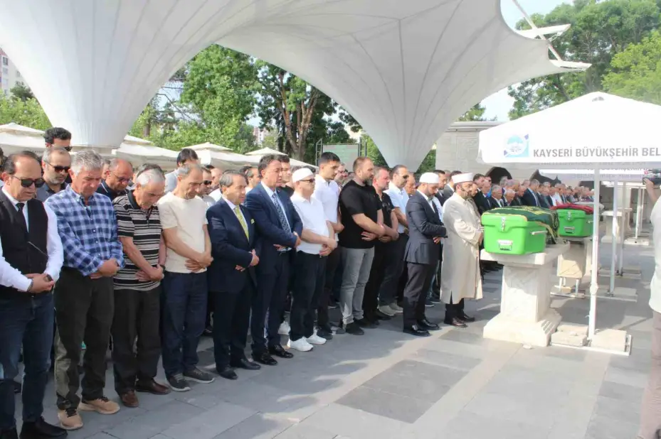 Başkan Büyükkılıç’ın yengesi son yolculuğuna uğurlandı