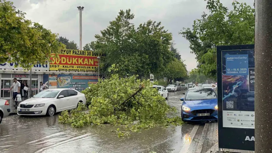Konya’da dolu ve sağanak yağış etkili oldu
