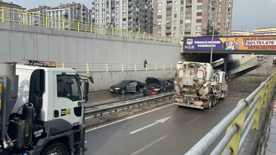 Konya’da dolu ve sağanak yağış etkili oldu